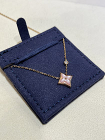 Louis Vuitton LV cor de rosa Mãe-de-Pérola Floral Diamond Rose Gold Colar-3726  